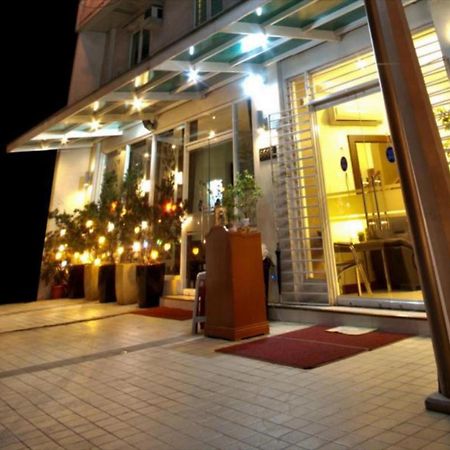 Townhouse Oak Avitel Hotel Near Osmena Highway, Pnr Pasay Station, Metro Manila Makati City Extérieur photo