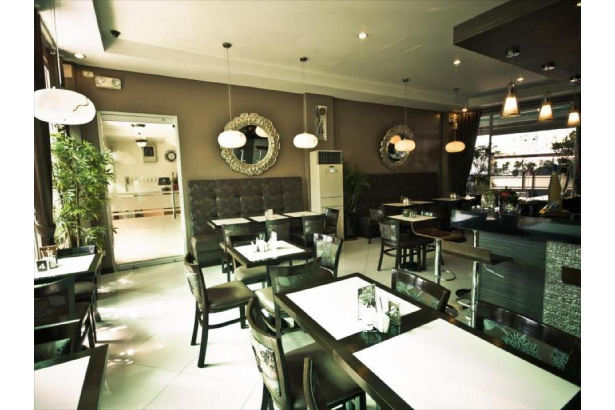 Townhouse Oak Avitel Hotel Near Osmena Highway, Pnr Pasay Station, Metro Manila Makati City Extérieur photo