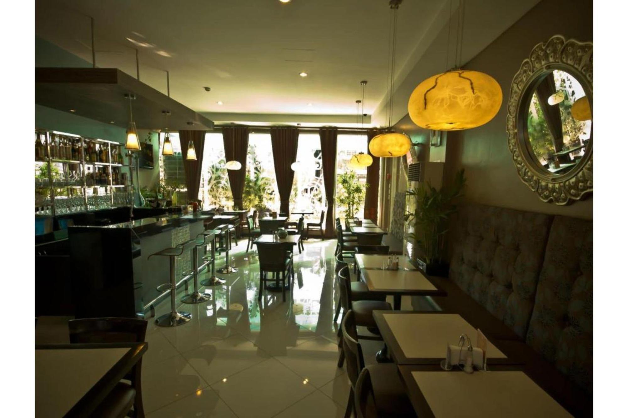 Townhouse Oak Avitel Hotel Near Osmena Highway, Pnr Pasay Station, Metro Manila Makati City Extérieur photo